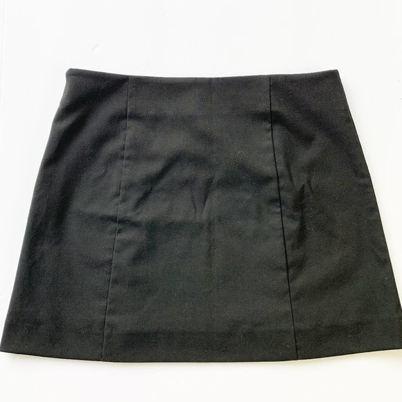 SHEIN Mini Skirt with Buttons Size 2, Black - Picture 3 of 6